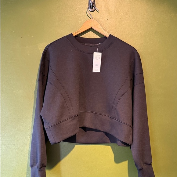 Abercrombie & Fitch Tops - YPB neoKnit Women's Black Cropped Sweatshirt